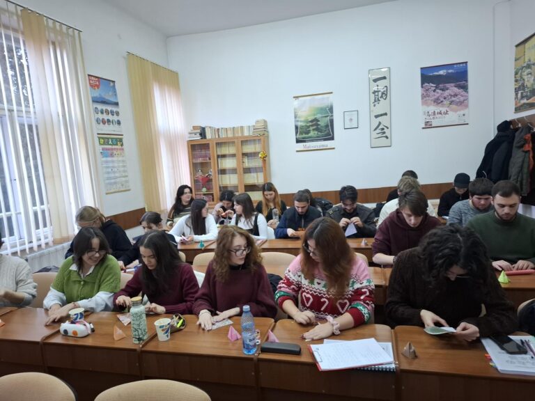 Exercițiul  culturii japoneze_Ora de origami (coord.: Lect. dr. Ciliana Tudorică)
