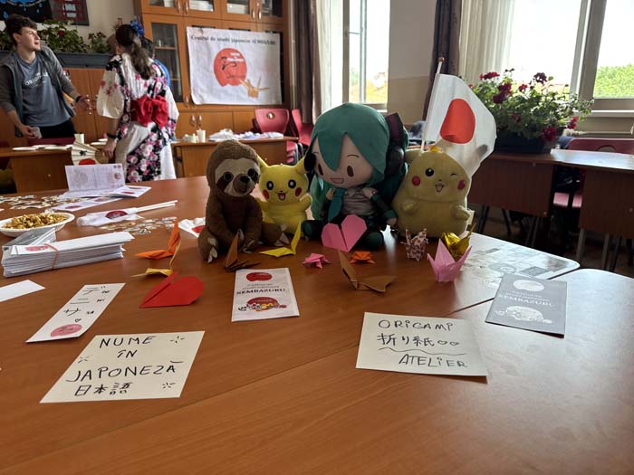 CSJS în colaborare cu Colegiul Ortodox „Mitropolitul Nicolae Colan” la târgul „Around the world”